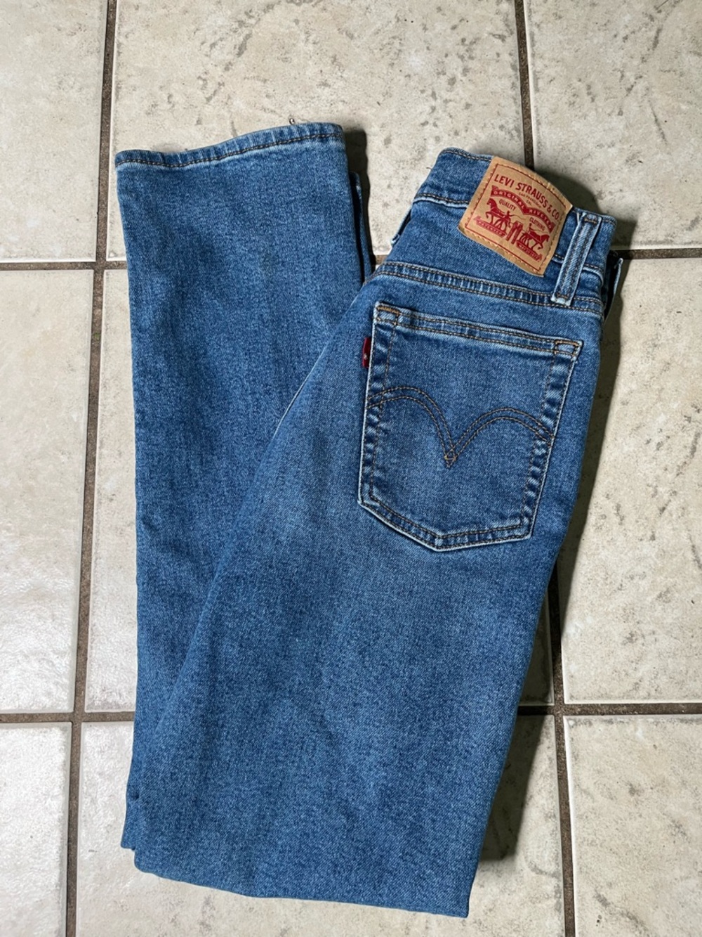 Levi's Men's Medium Blue Straight-Leg Jeans